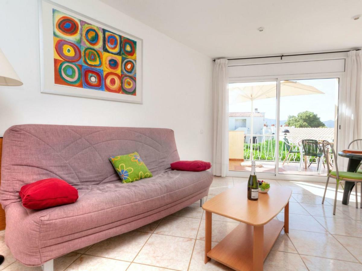 Apartment Palmiers I-10 By Interhome Llança Exteriér fotografie
