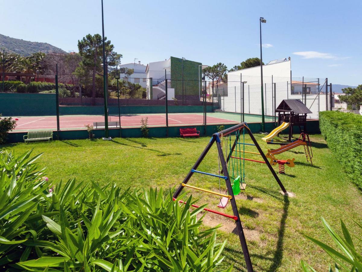 Apartment Palmiers I-10 By Interhome Llança Exteriér fotografie